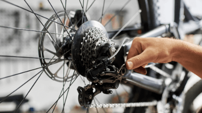 Cykelvaerksted som tilbyder reparation og vedligehold af cykler