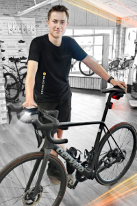 Erwin med lys på cyklen