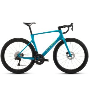 Cube agree c62 pro racercykel i farven bali-n-prism