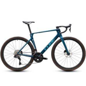 Cube Agree C:62 ONE Racercykel set fra siden af i farven Midnightteal-n-sea